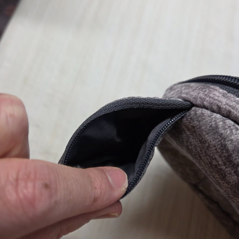 Adidas Light Heathered Gray Multi Zip Adjustable Strap Fanny Pack - Picture 2 of 12